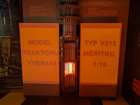 Model reaktoru v infocentru.